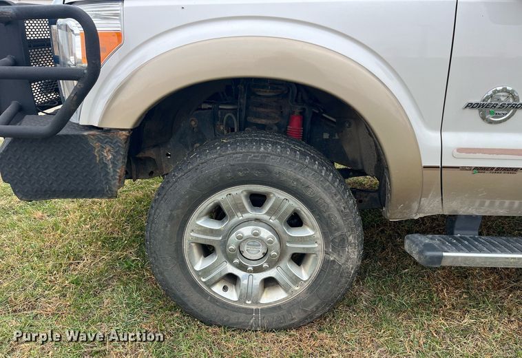 image for item DP2136 2012 Ford F350 Super Duty Lariat  Crew Cab pickup truck