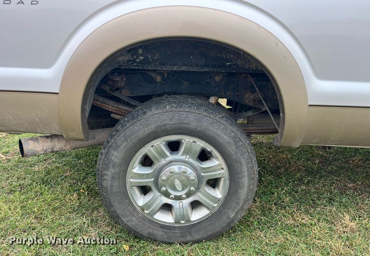 image for item DP2136 2012 Ford F350 Super Duty Lariat  Crew Cab pickup truck