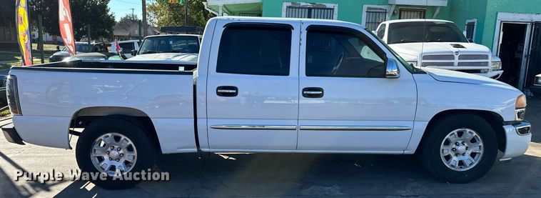 image for item DP3202 2007 GMC Sierra 1500  Crew Cab pickup truck