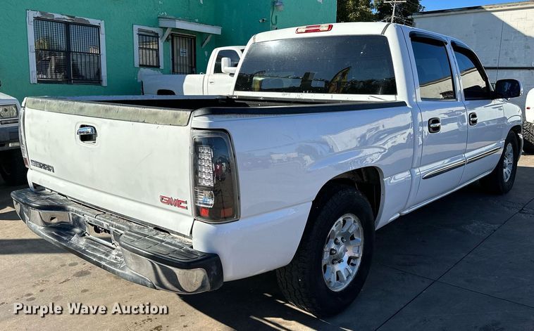 image for item DP3202 2007 GMC Sierra 1500  Crew Cab pickup truck