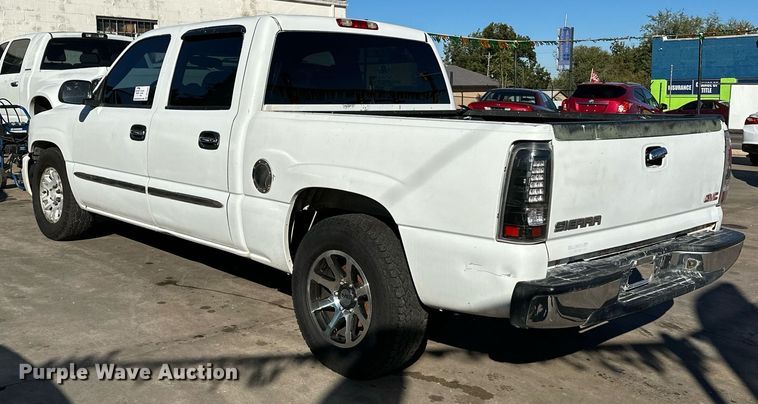 image for item DP3202 2007 GMC Sierra 1500  Crew Cab pickup truck