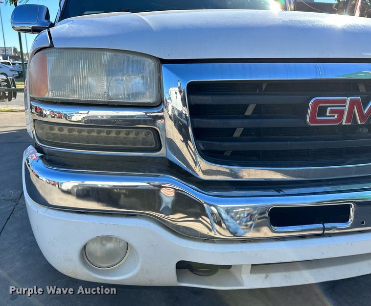 image for item DP3202 2007 GMC Sierra 1500  Crew Cab pickup truck