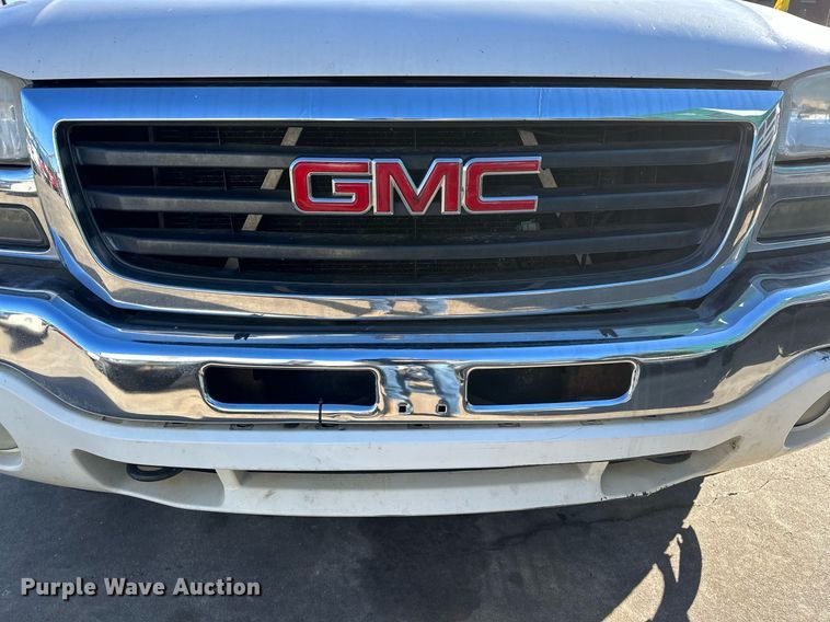 image for item DP3202 2007 GMC Sierra 1500  Crew Cab pickup truck