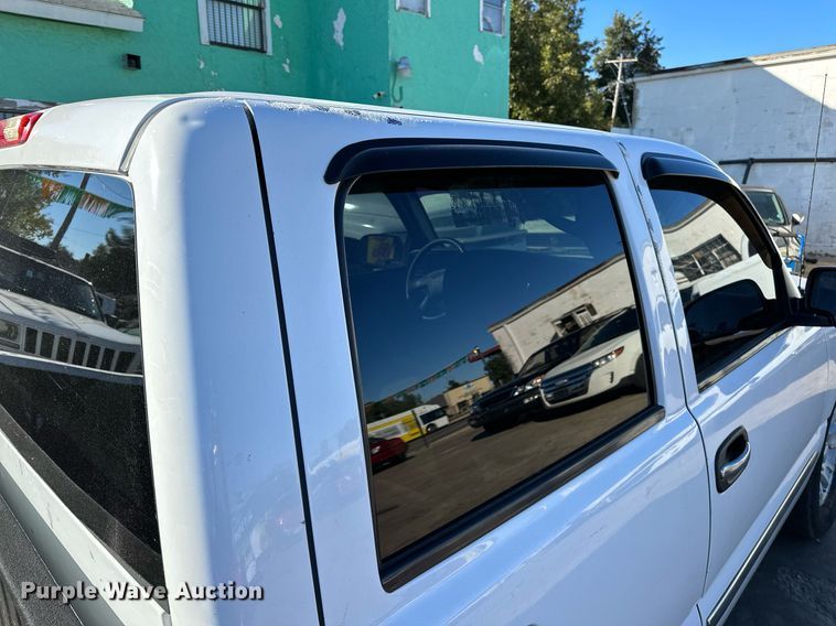 image for item DP3202 2007 GMC Sierra 1500  Crew Cab pickup truck