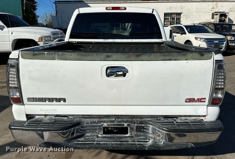 image for item DP3202 2007 GMC Sierra 1500  Crew Cab pickup truck