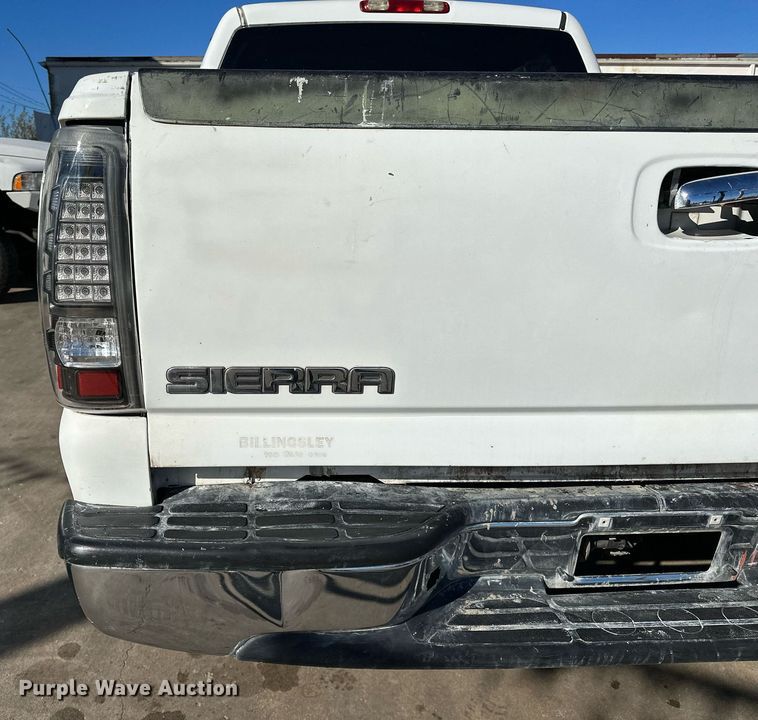 image for item DP3202 2007 GMC Sierra 1500  Crew Cab pickup truck