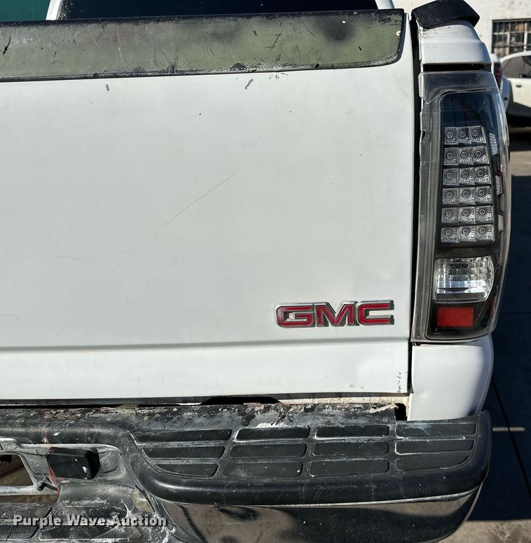 image for item DP3202 2007 GMC Sierra 1500  Crew Cab pickup truck