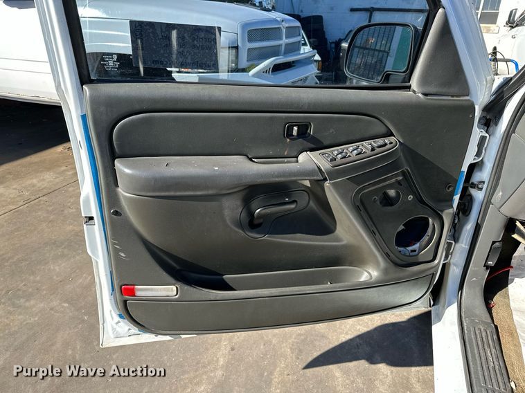 image for item DP3202 2007 GMC Sierra 1500  Crew Cab pickup truck