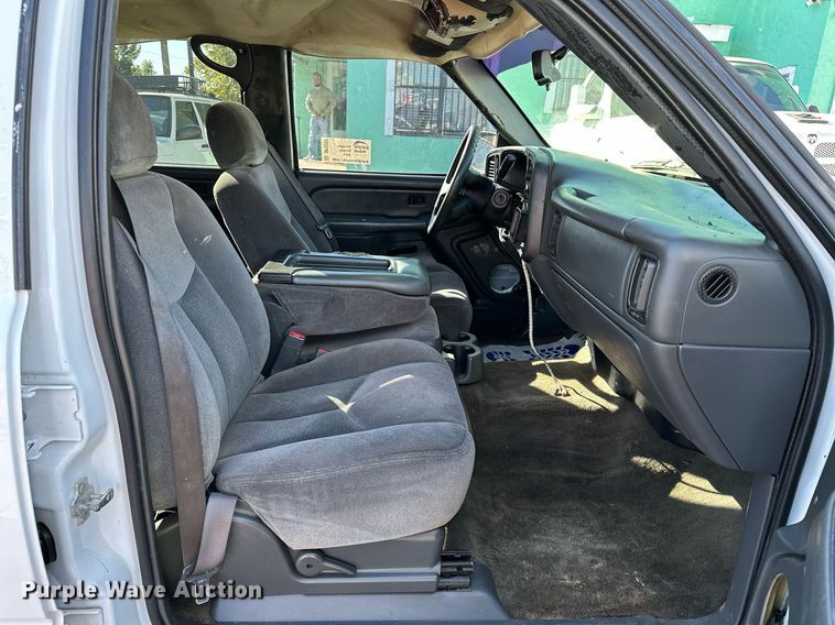 image for item DP3202 2007 GMC Sierra 1500  Crew Cab pickup truck