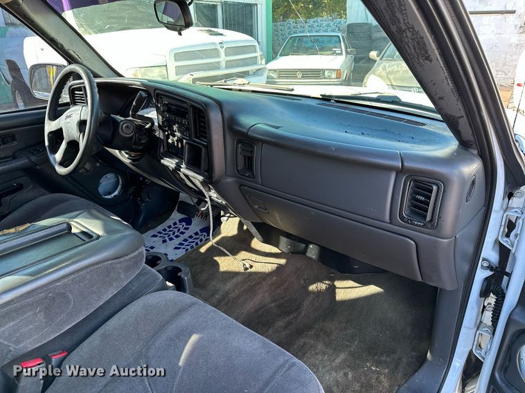 image for item DP3202 2007 GMC Sierra 1500  Crew Cab pickup truck