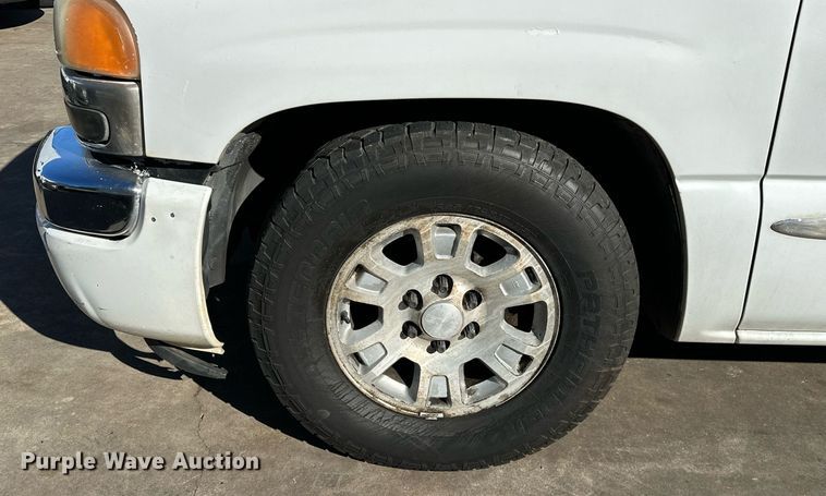 image for item DP3202 2007 GMC Sierra 1500  Crew Cab pickup truck