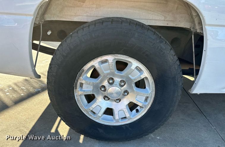 image for item DP3202 2007 GMC Sierra 1500  Crew Cab pickup truck