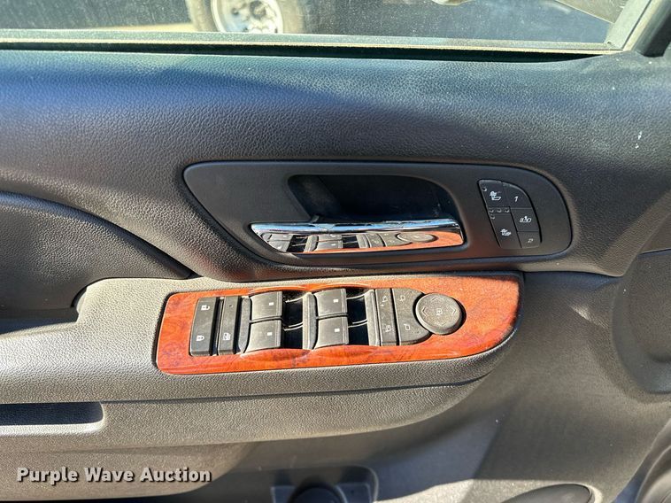 image for item DP3203 2010 Chevrolet Suburban 1500  SUV