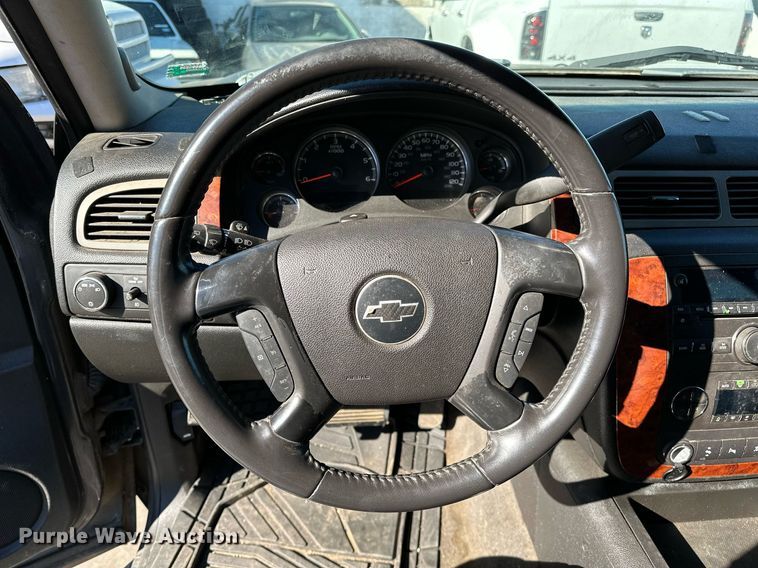 image for item DP3203 2010 Chevrolet Suburban 1500  SUV