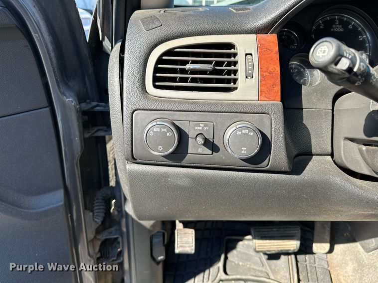 image for item DP3203 2010 Chevrolet Suburban 1500  SUV