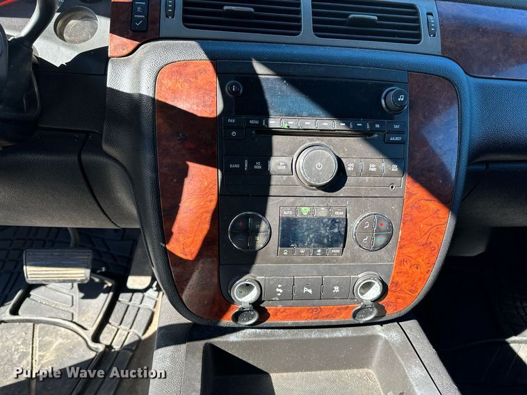 image for item DP3203 2010 Chevrolet Suburban 1500  SUV