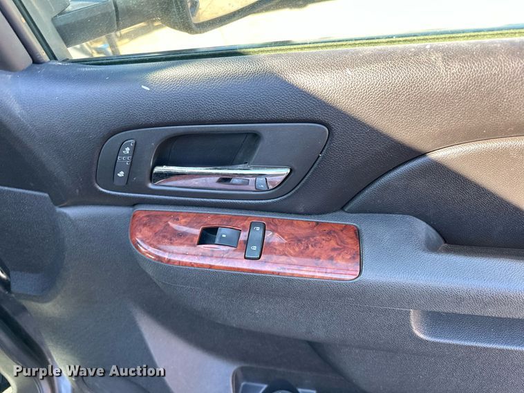 image for item DP3203 2010 Chevrolet Suburban 1500  SUV