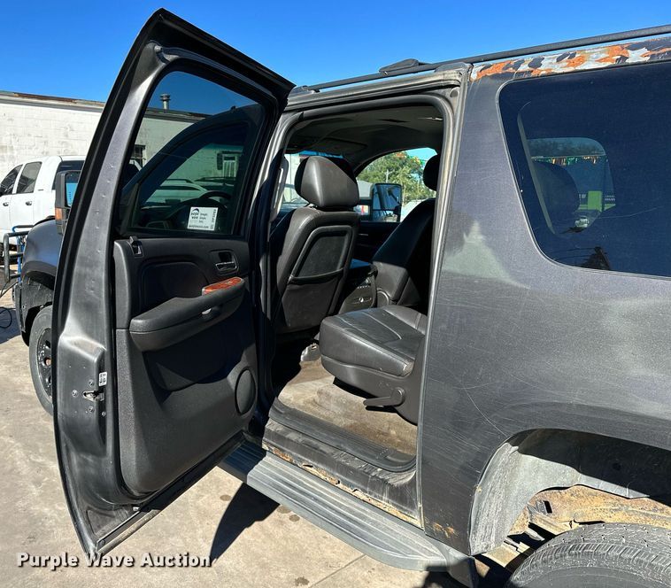image for item DP3203 2010 Chevrolet Suburban 1500  SUV
