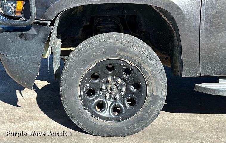 image for item DP3203 2010 Chevrolet Suburban 1500  SUV