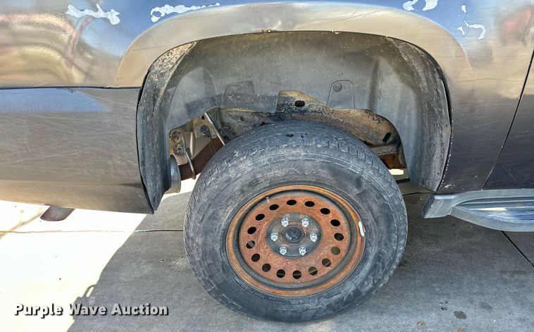 image for item DP3203 2010 Chevrolet Suburban 1500  SUV