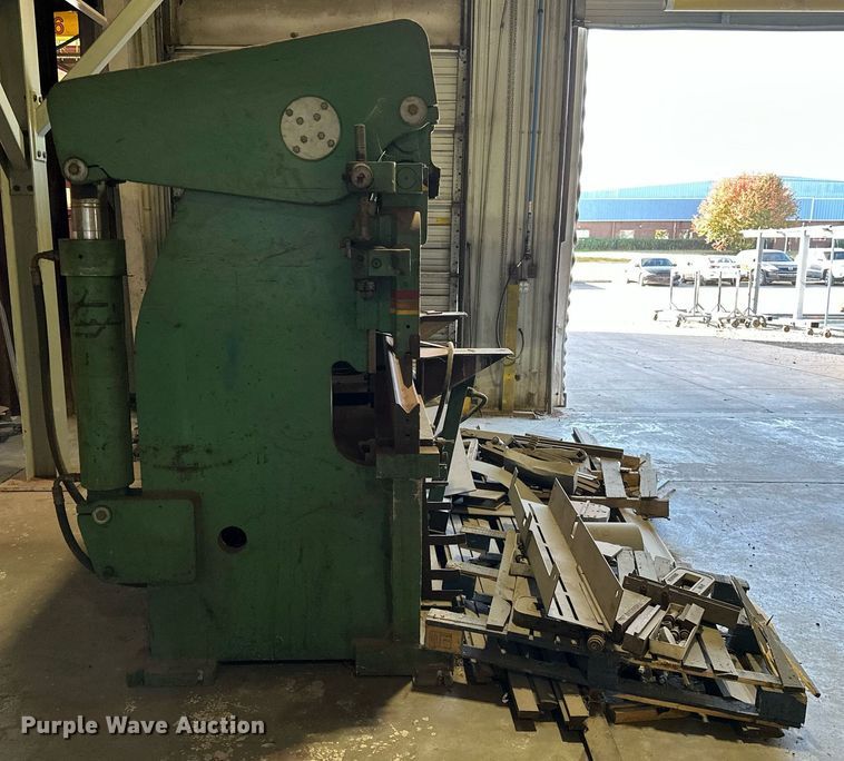 image for item DP3208 1991 Accurpress 717512  press brake