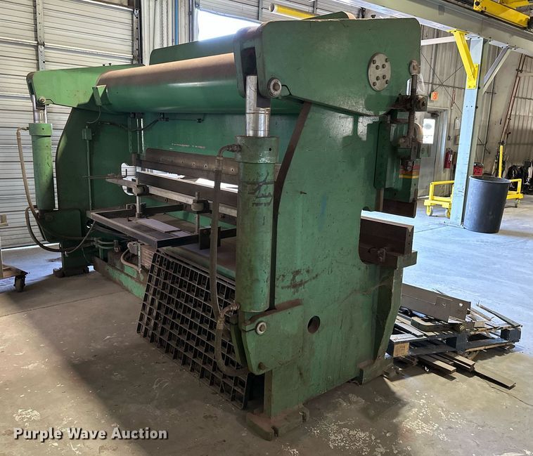 image for item DP3208 1991 Accurpress 717512  press brake