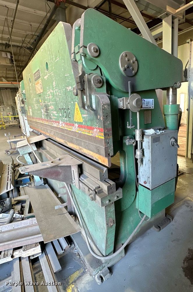 image for item DP3208 1991 Accurpress 717512  press brake