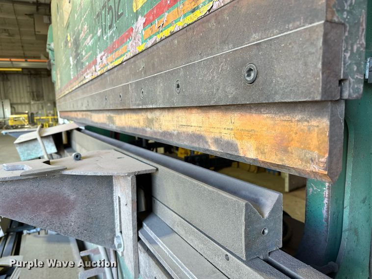 image for item DP3208 1991 Accurpress 717512  press brake