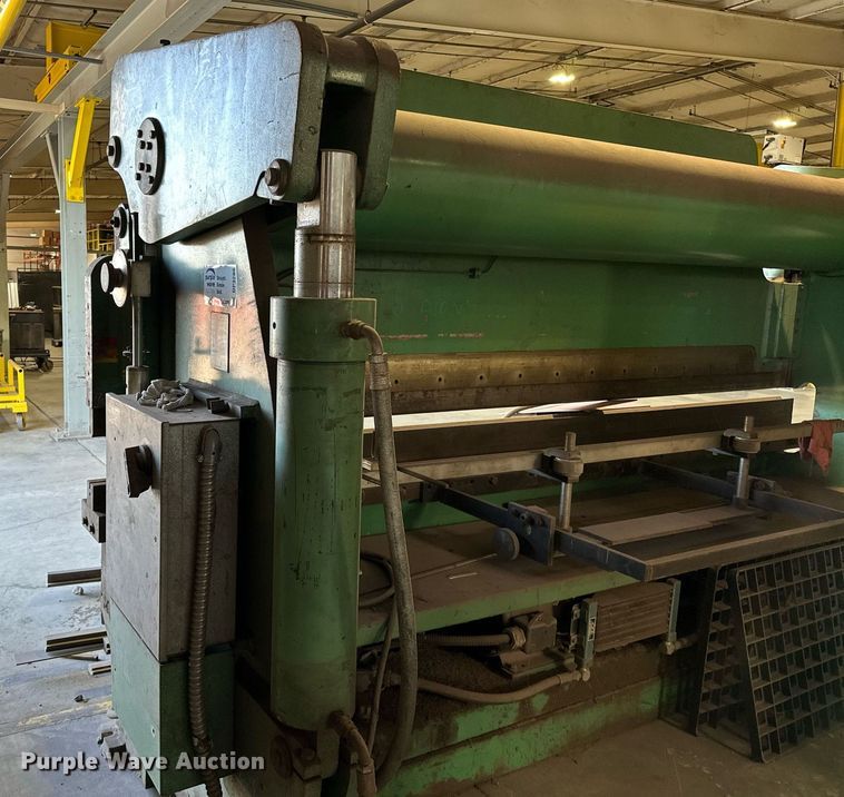 image for item DP3208 1991 Accurpress 717512  press brake