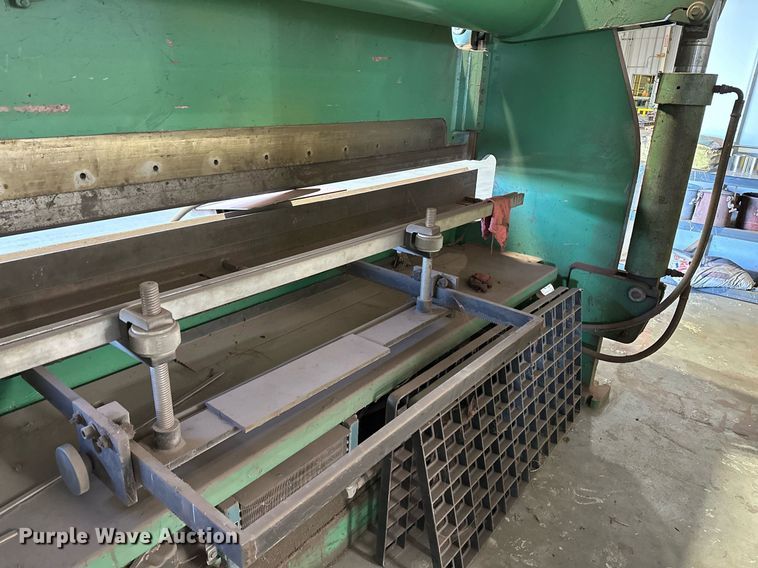 image for item DP3208 1991 Accurpress 717512  press brake
