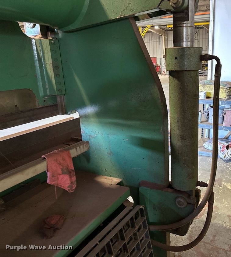 image for item DP3208 1991 Accurpress 717512  press brake