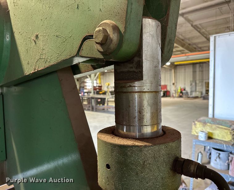 image for item DP3208 1991 Accurpress 717512  press brake