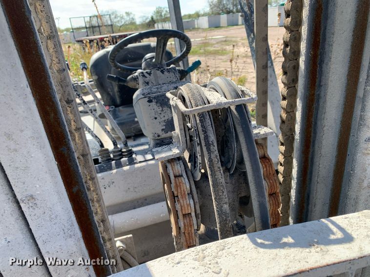 image for item DP8744 2002 Toyota 7FGU30  forklift