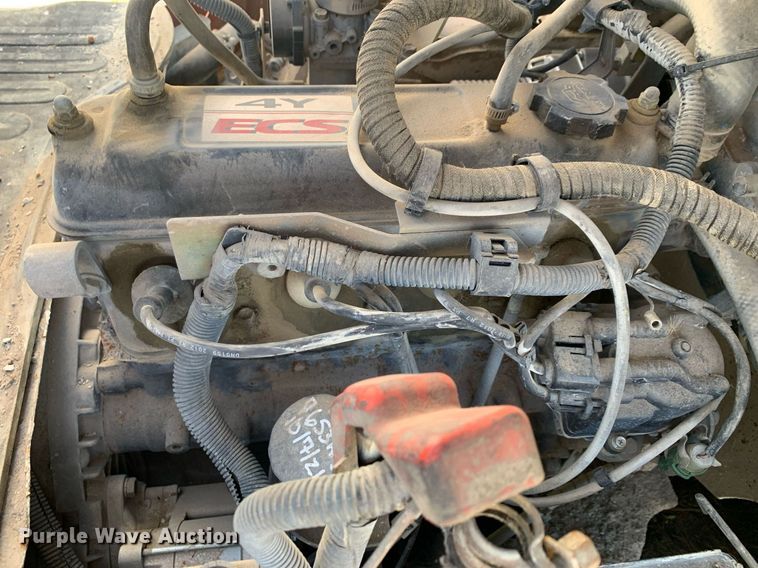 image for item DP8744 2002 Toyota 7FGU30  forklift