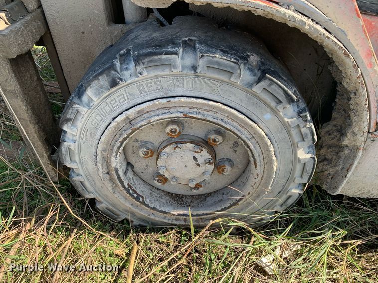 image for item DP8744 2002 Toyota 7FGU30  forklift