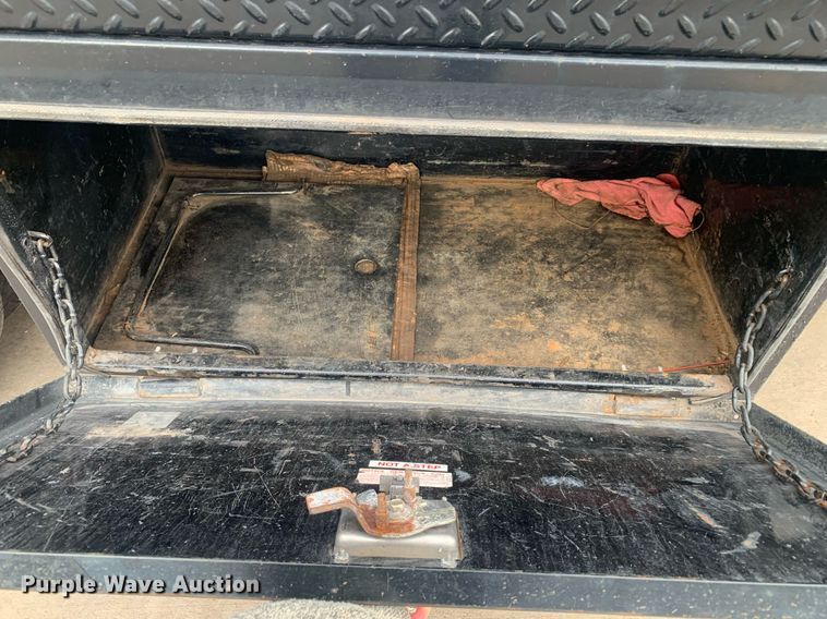 image for item DP8748 2015 Chevrolet Silverado 3500HD  flatbed pickup truck