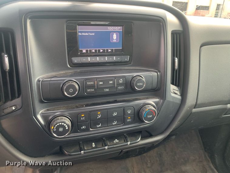 image for item DP8748 2015 Chevrolet Silverado 3500HD  flatbed pickup truck