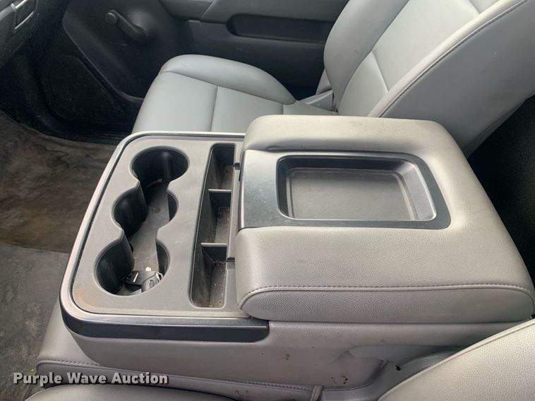 image for item DP8748 2015 Chevrolet Silverado 3500HD  flatbed pickup truck