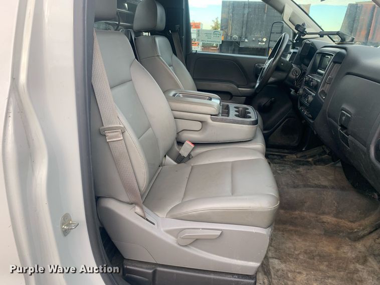 image for item DP8748 2015 Chevrolet Silverado 3500HD  flatbed pickup truck