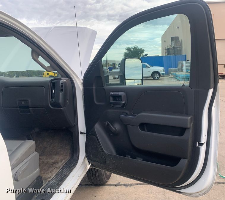 image for item DP8748 2015 Chevrolet Silverado 3500HD  flatbed pickup truck