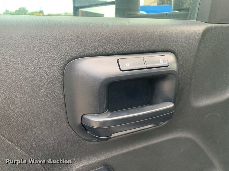 image for item DP8748 2015 Chevrolet Silverado 3500HD  flatbed pickup truck