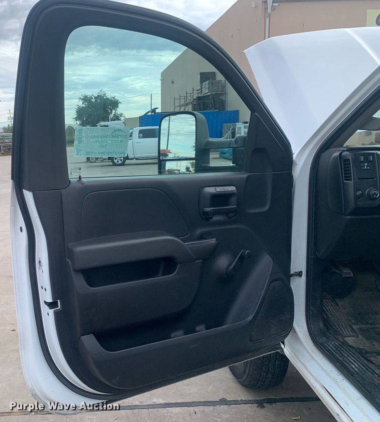 image for item DP8748 2015 Chevrolet Silverado 3500HD  flatbed pickup truck