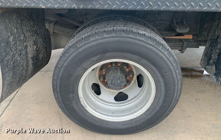 image for item DP8748 2015 Chevrolet Silverado 3500HD  flatbed pickup truck