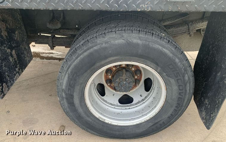 image for item DP8748 2015 Chevrolet Silverado 3500HD  flatbed pickup truck