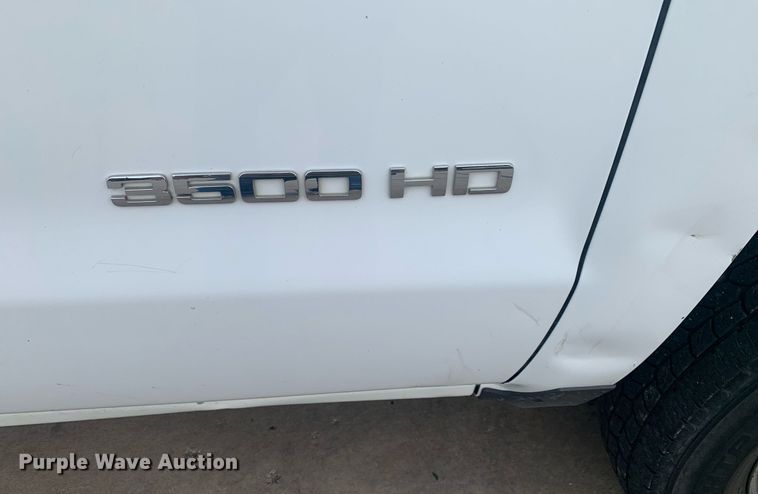 image for item DP8748 2015 Chevrolet Silverado 3500HD  flatbed pickup truck