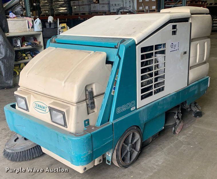 image for item DP8750 Tennent 8200ES  sweeper