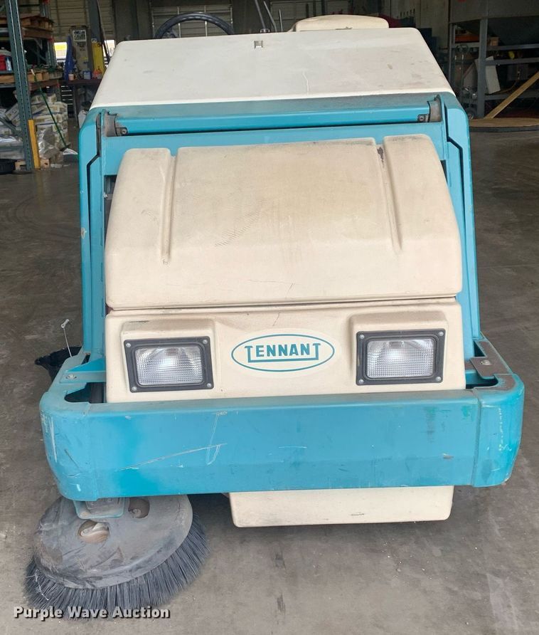 image for item DP8750 Tennent 8200ES  sweeper