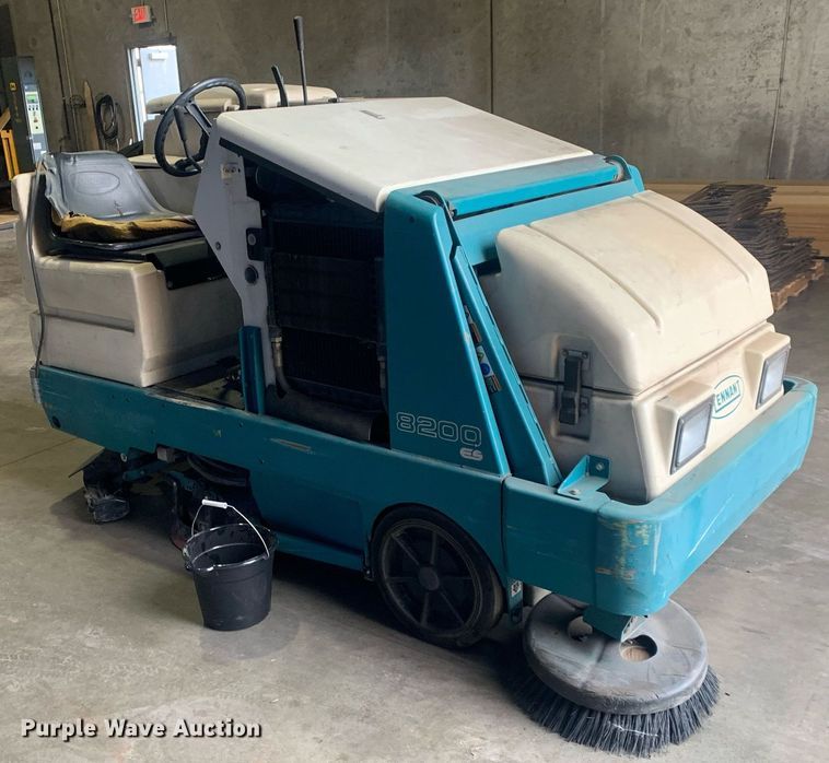 image for item DP8750 Tennent 8200ES  sweeper