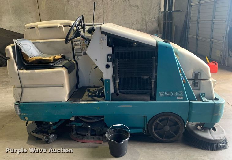 image for item DP8750 Tennent 8200ES  sweeper