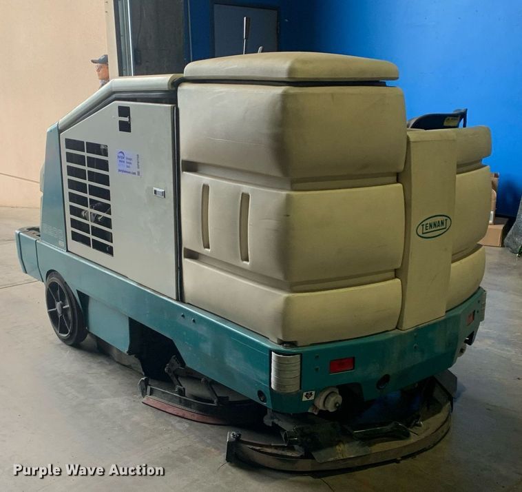 image for item DP8750 Tennent 8200ES  sweeper